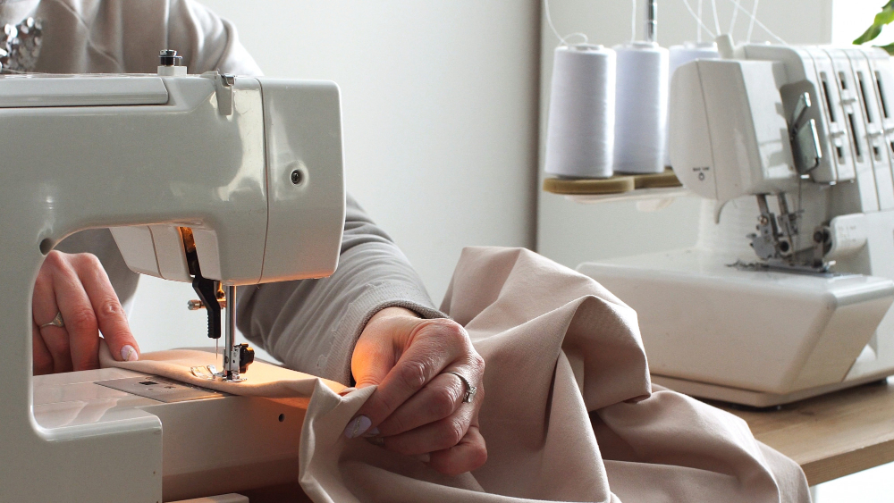 เย็บจักรอุตสาหกรรม (จันทร์ – ศุกร์) 160 ชั่วโมง