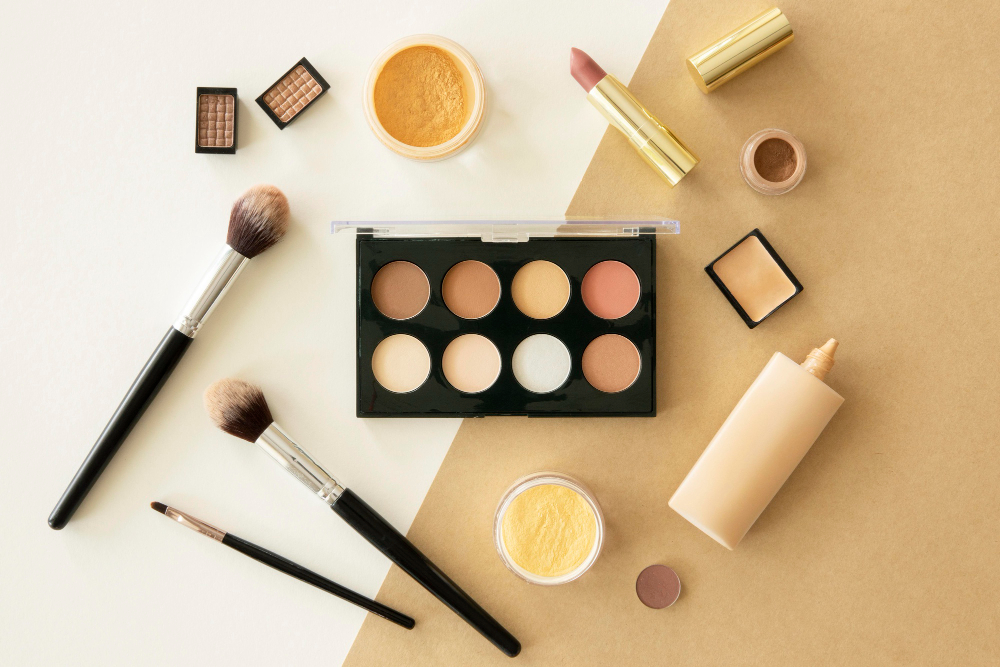 แต่งหน้า แต่งเล็บ (จันทร์ – ศุกร์) 120 ชั่วโมง