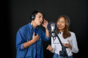 ร้องเพลงพระราชนิพนธ์