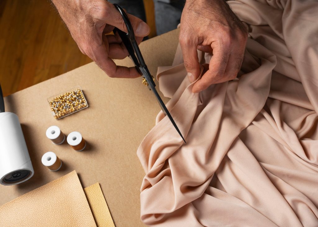 ตัดเย็บเสื้อผ้าสตรี 1 (เสาร์ – อาทิตย์) 160 ชั่วโมง