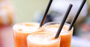 เครื่องดื่มและเครื่องดื่มเพื่อสุขภาพ