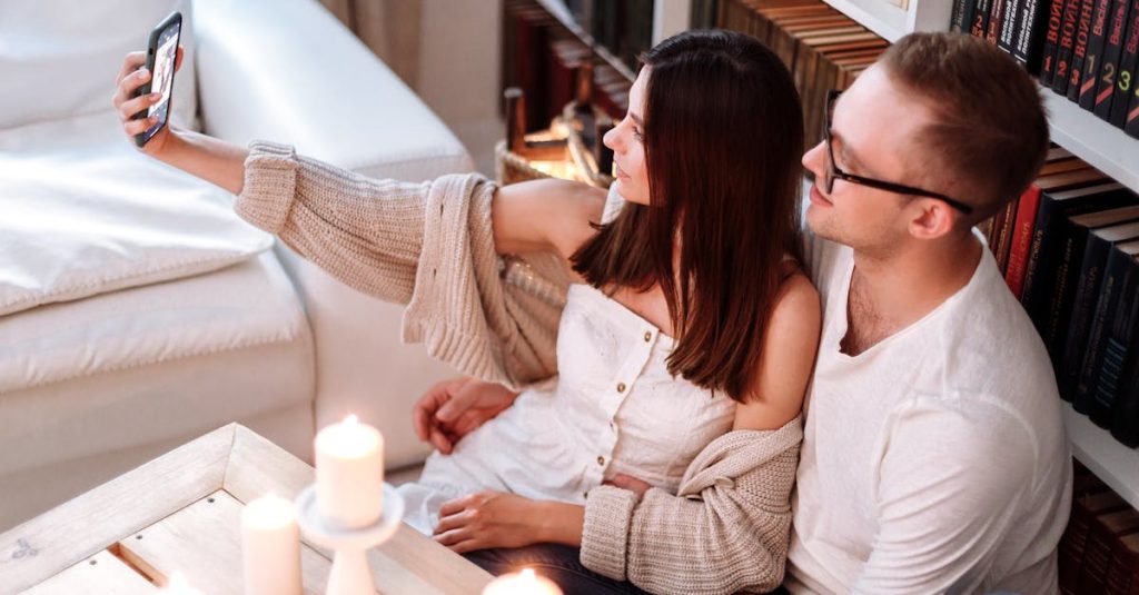 ชุดติดกัน