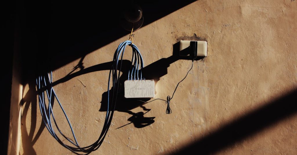 งานติดตั้งระบบควบคุมอุปกรณ์ไฟฟ้าภายในบ้านด้วย Internet of Things เบื้องต้น