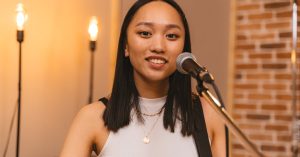 ดนตรีไทย-สากล (ขับร้อง)