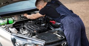 ช่างบริการเครื่องจักรยานยนต์