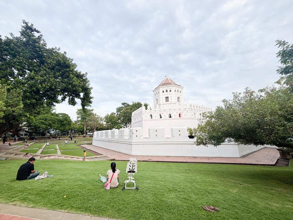 ย่านบางลำพู เสน่ห์ย่านเก่า เดินชิลกี่รอบก็ไม่เบื่อ